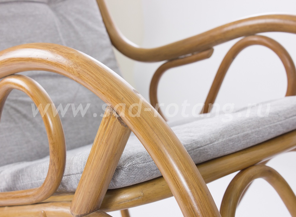 Кресло-качалка Classic (мёд) (Индонезия), размер Высота - 100 см. <br/> Глубина - 120 см.<br/> Ширина - 60 см.